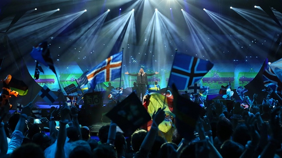 Eythor Ingi für Island im zweiten Halbfinale des Eurovision Song Contests © NDR Foto: Rolf Klatt