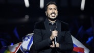 Für Israel steht Kobi Marimi mit "Home" auf der ESC-Bühne. © picture alliance Foto: Sebastian Scheiner