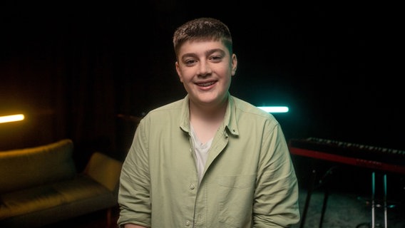 Der 14-jährige Sänger Toby. © NDR Foto: Emma Wedemeyer