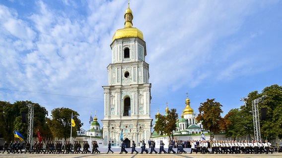 Der Sofiyskaya Square in der ukrainischen Hauptstadt Kiew © dpa Foto: Nikolay Lazarenko