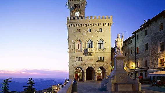 Der Regierungspalast in San Marino  