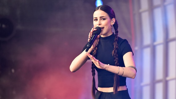 Lena bei der ESC-Party. © NDR Foto: Uwe Ernst