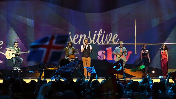 Gianluca Bezzina für Malta im zweiten Halbfinale des Eurovision Song Contests © NDR Foto: Rolf Klatt