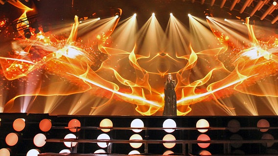 Die maltesische Sängerin Amber bei der Probe für das zweite Halbfinale auf der ESC-Bühne in Wien. © EBU Foto: Elena Volotova