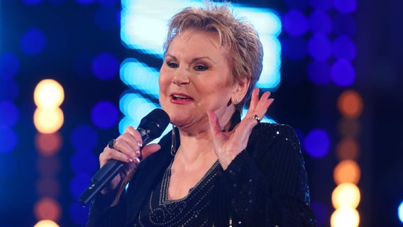 Peggy March bei der Aufzeichnung der MDR Sendung "Meine Schlagerwelt-Die Party" in Leipzig im Januar 2018. © dpa-Bildfunk Foto: Bodo Schackow/dpa-Zentralbild/dpa