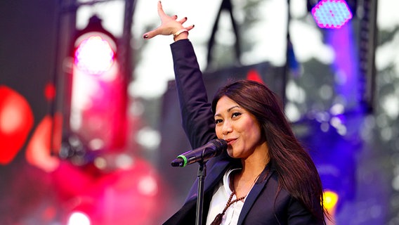 Anggun auf der Big 5 Party in Baku. © NDR Foto: Rolf Klatt