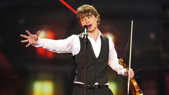 Gewinner Alexander Rybak beim ESC 2009 in Moskau © NDR Foto: Rolf Klatt