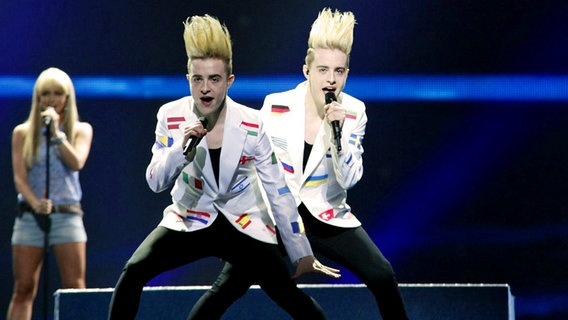 Irland: Jedward © Eurovision TV Foto: Thomas Hanses