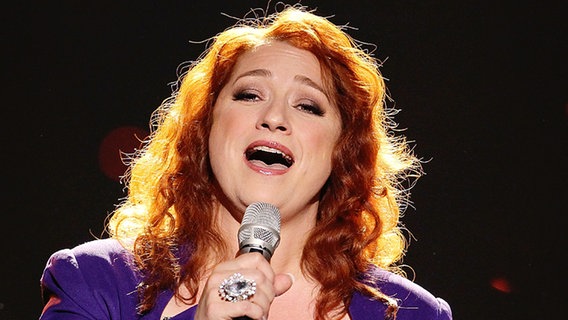 Niamh Kavanagh für Irland im 2. Halbfinale des ESC. © NDR Foto: Rolf Klatt