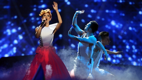 Aliona Moon für Moldau im ersten Halbfinale des Eurovision Song Contests © NDR Foto: Rolf Klatt