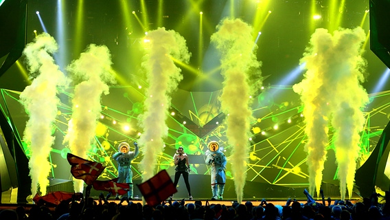 Who See für Montenegro im ersten Halbfinale des Eurovision Song Contests © NDR Foto: Rolf Klatt