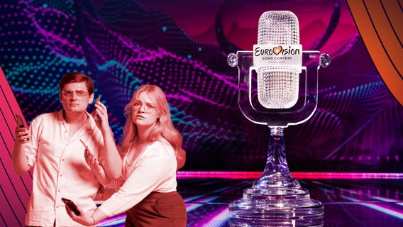 Miguel Robitzky und Carolin Worbs zusammen mit der ESC-Trophäe. © EBU / TRZ Media Foto: Corinne-Cumming / Julee Harather