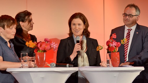 Ann Sophie beim Empfang der österreichischen Botschaft in Berlin © NDR Foto: Patricia Batlle