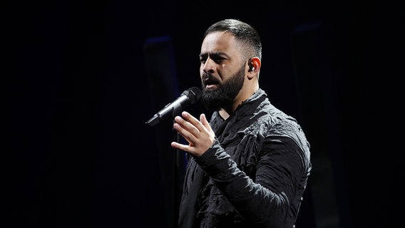Sevak Khanagyan auf der Bühne in Lissabon. © eurovision.tv Foto: Andres Putting