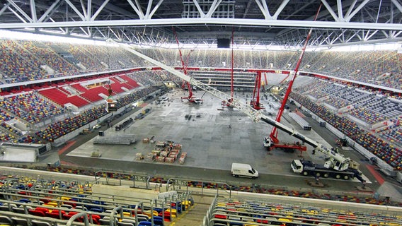 Umbau in der Arena in Düsseldorf © NDR Foto: Rolf Klatt