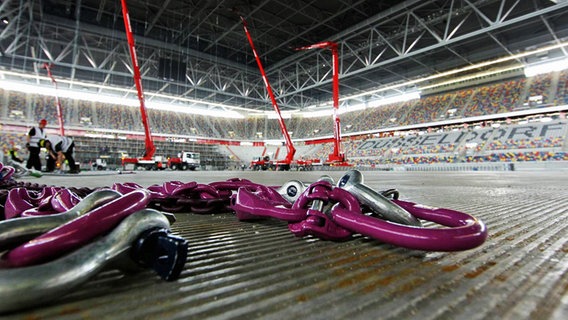 Umbau in der Arena in Düsseldorf © NDR Foto: Rolf Klatt