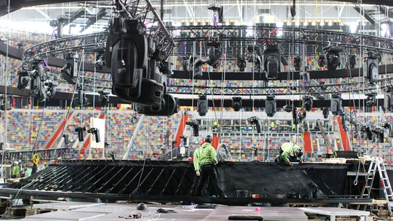 Umbauarbeiten in der Eurovision-Arena in Düsseldorf © NDR Foto: Rolf Klatt