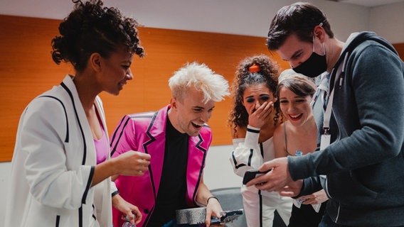 Jendrik und sein Team drehen in Vilnius die Live-on-Tape-Performance für den ESC 2021.  Foto: Mantas Repecka