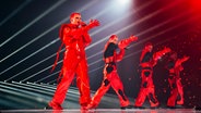 Red Sebastian auf der Bühne für Belgien in Basel © eurovision.tv/EBU Foto: Sarah Louise Bennett