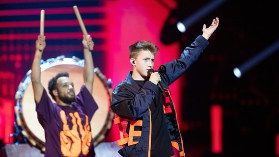 Für Belgien steht Eliot mit "Wake Up" auf der ESC-Bühne. © eurovision.tv Foto: Thomas Hanses