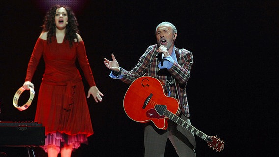 Dino Merlin für Bosnien-Herzegowina in der Generalprobe zum Finale des Eurovision Song Contests © NDR Foto: Andrej Isakovic