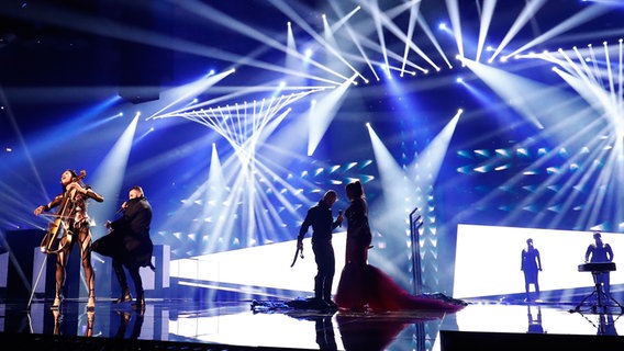 Dalal & Deen feat. Ana Rucner and Jala, Bosnien-Herzegowina, bei der Kostümprobe in der Globe-Arena in Stockholm. © NDR/eurovision.tv Foto: Andres Putting (EBU)