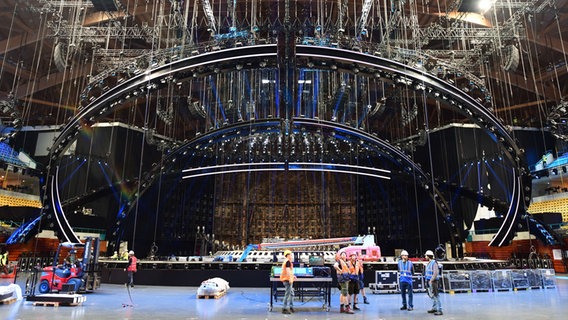 Aufbau der ESC-Bühne in der Altice Arena in Lissabon © Eurovision.tv / M&M Production Management 