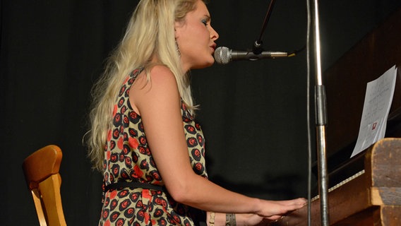 Malene Mortensen beim OGAE-Clubtreffen in München 2014 © NDR Foto: Patricia Batlle