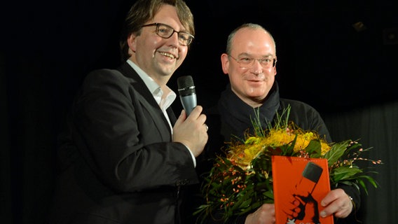 ARD Unterhaltungschef und ESC-Verantwortlicher beim NDR, Thomas Schreiber, mit Moderator Frank Albers beim OGAE-Clubtreffen in München 2014 © NDR Foto: Patricia Batlle