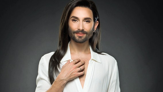 Porträt von Künstlerin Conchita Wurst © conchitawurst.com / Jansenberger Fotografie 