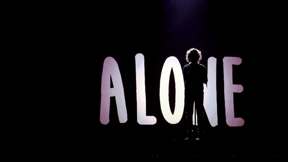 Michael Schulte auf der Bühne in Lissabon. © eurovision.tv Foto: Andres Putting