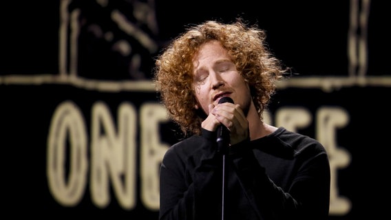 Michael Schulte auf der Bühne in Lissabon. © eurovision.tv Foto: Andres Putting