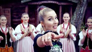 Cloe im Video "My Słowianie".  