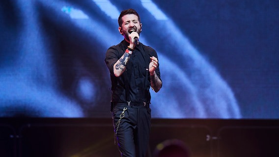 Eugent Bushpepa aus Albanien bei Eurovision in Concert 2018 in Amsterdam. © Volker Renner PRINZ ESC Blog Foto: Volker Renner PRINZ ESC Blog