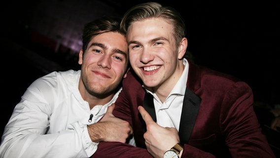 Benjamin Ingrosso aus Schweden mit Ari Ólafsson aus Island bei Eurovision in Concert 2018 in Amsterdam. © Volker Renner PRINZ ESC Blog Foto: Volker Renner PRINZ ESC Blog