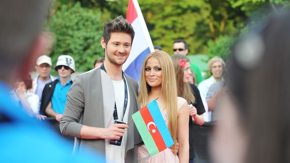 Ell und Nikki beim Empfang des Bürgermeisters in Düsseldorf anlässlich des Eurovision Song Contests © NDR Foto: Andrej Isakovic