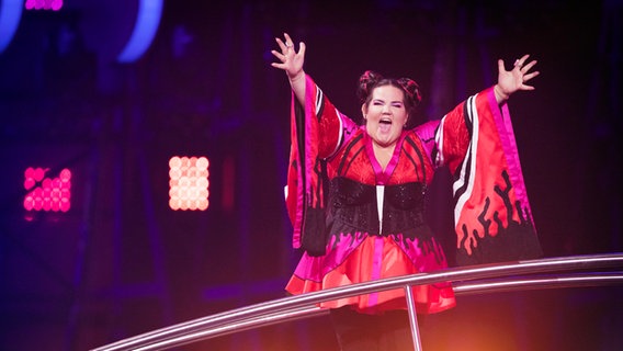 ESC-Gewinnerin Netta auf der Bühne in Lissabon. © NDR Foto: Rolf Klatt