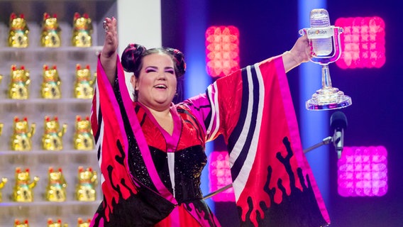 ESC-Gewinnerin Netta auf der Bühne in Lissabon. © NDR Foto: Rolf Klatt