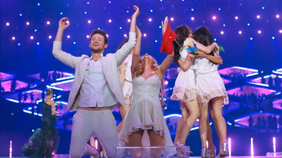 Ell/Nikki gewinnen den Eurovision Song Contest für Aserbaidschan © NDR 