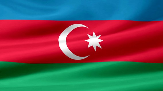 Flagge von Aserbaidschan © Fotolia.com_9647062_S.jpg Foto: Aserbaidschan_© Jürgen Priewe - Fotolia.com_9647062_S.jpg