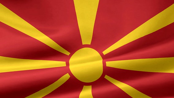 Flagge von Mazedonien © Fotolia.com_7757177_S.jpg Foto: Mazedoonien_© Jürgen Priewe - Fotolia.com_7757177_S.jpg
