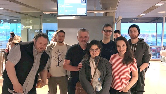 Das Team von eurovision.de vor dem Abflug am Flughafen Hamburg.  