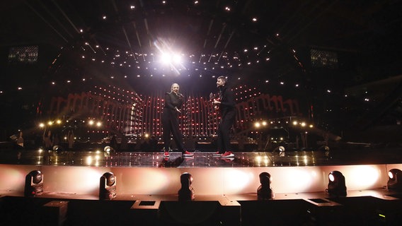 Madame Monsieur auf der Bühne in Lissabon. © eurovision.tv Foto: Andres Putting