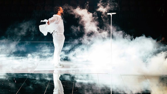 Slimane auf der ESC-Bühne in Malmö. © EBU Foto: Sarah Louise Bennett