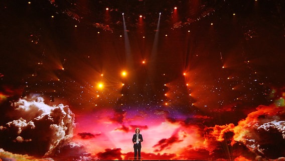 Amaury Vassili für Frankreich in der Generalprobe zum Finale des Eurovision Song Contests © NDR Foto: Rolf Klatt