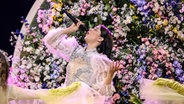 Für Griechenland steht Katerine Duska mit "Better Love" auf der ESC-Bühne. © eurovision.tv Foto: Thomas Hanses