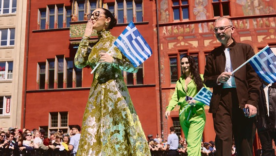 Klavdia aus Greichenland auf dem türkisen Teppich in Basel © eurovision.tv Foto: Alma Bengtsson