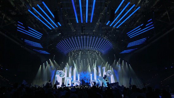 Loucas Yiorkas feat. Stereo Mike für Griechenland im Finale des Eurovision Song Contests 2011 in der Düsseldorf-Arena © NDR Foto: Rolf Klatt