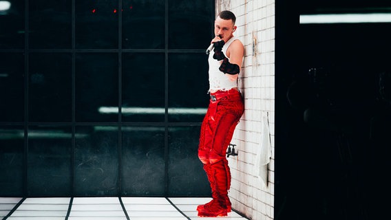 Olly Alexander auf der ESC-Bühne in Malmö. © EBU Foto: Sarah Louise Bennett