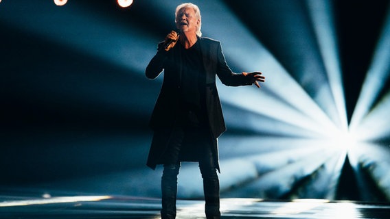 Johnny Logan auf der ESC-Bühne in Malmö. © EBU Foto: Sarah Louise Bennett